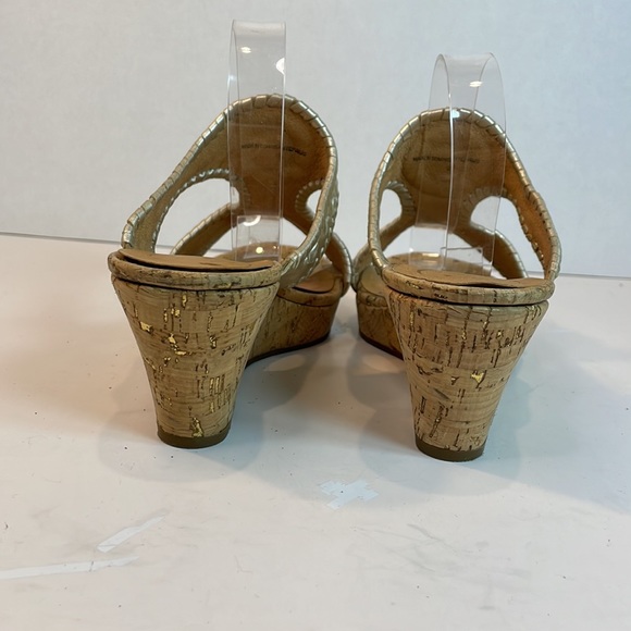 🌸JACK ROGERS PLATINUM LEATHER WEDGE SANDALS WITH CORK HEEL SIZE 9M. - Picture 6 of 9